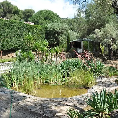 Des Cigales Bed & Breakfast
