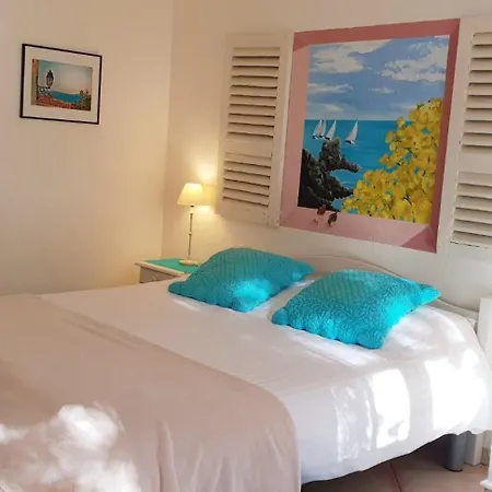 Des Cigales Bed & Breakfast 2*